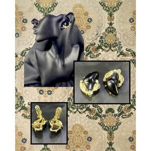 Vintage 50s Black Thermoset AB Rhinestone Gold Tone Leaves Clip-On Earrings